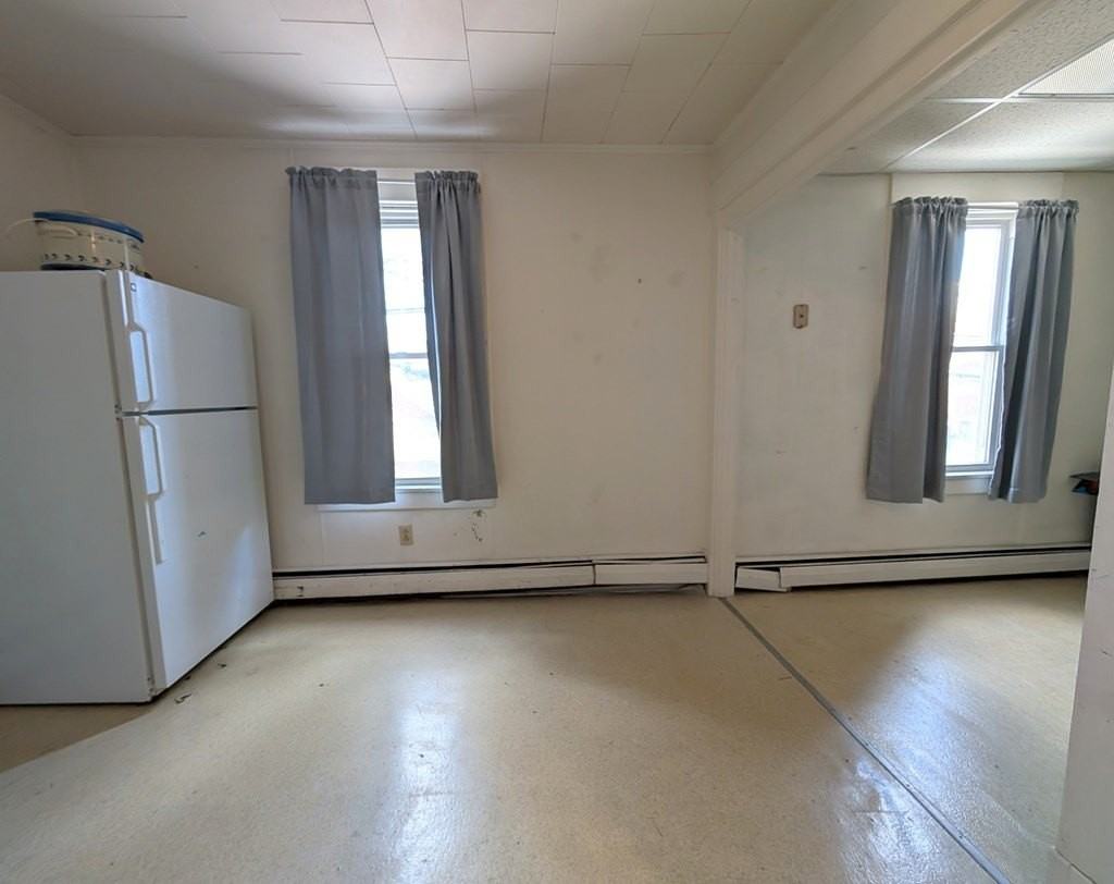 18 1/2 Pearl St - Photo 4 of 8