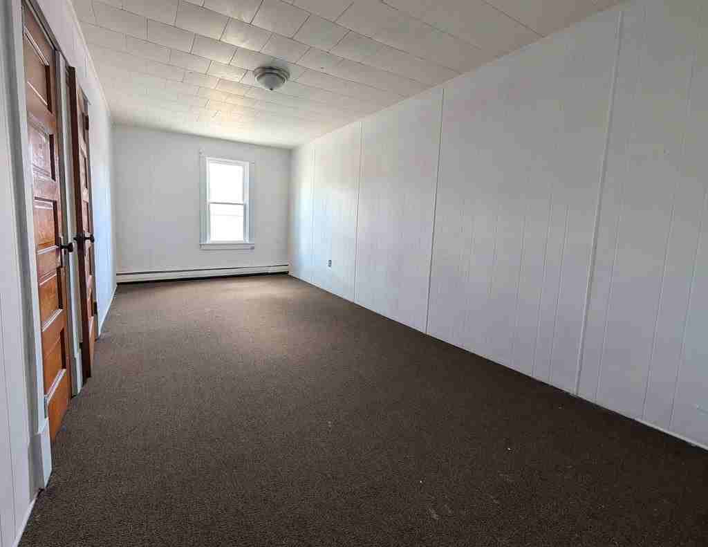 18 1/2 Pearl St - Photo 7 of 8