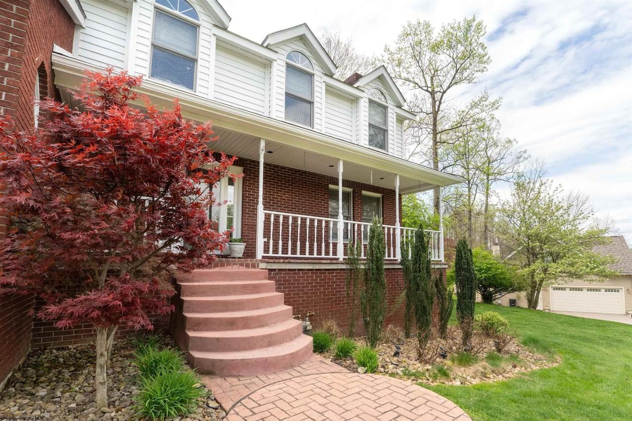 4673 Shadyside Ln - Photo 2 of 48