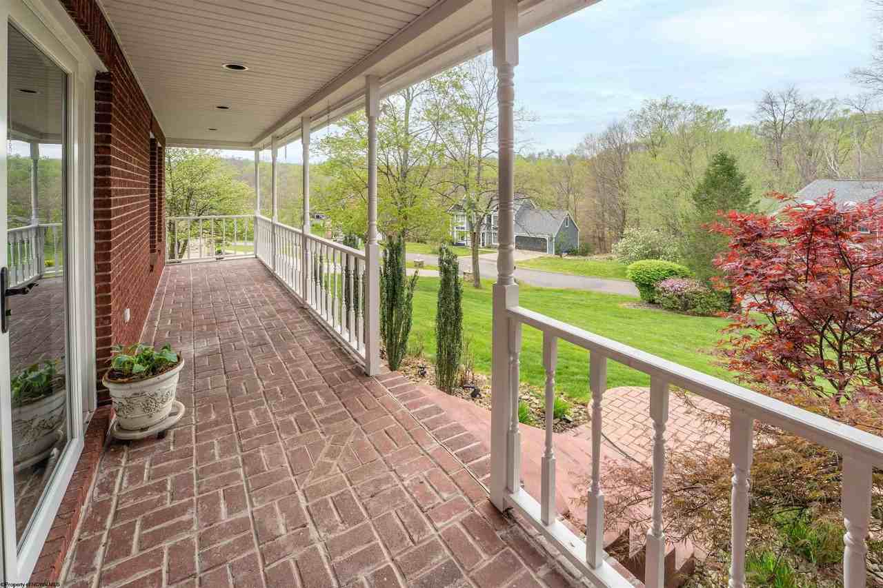 4673 Shadyside Ln - Photo 3 of 48