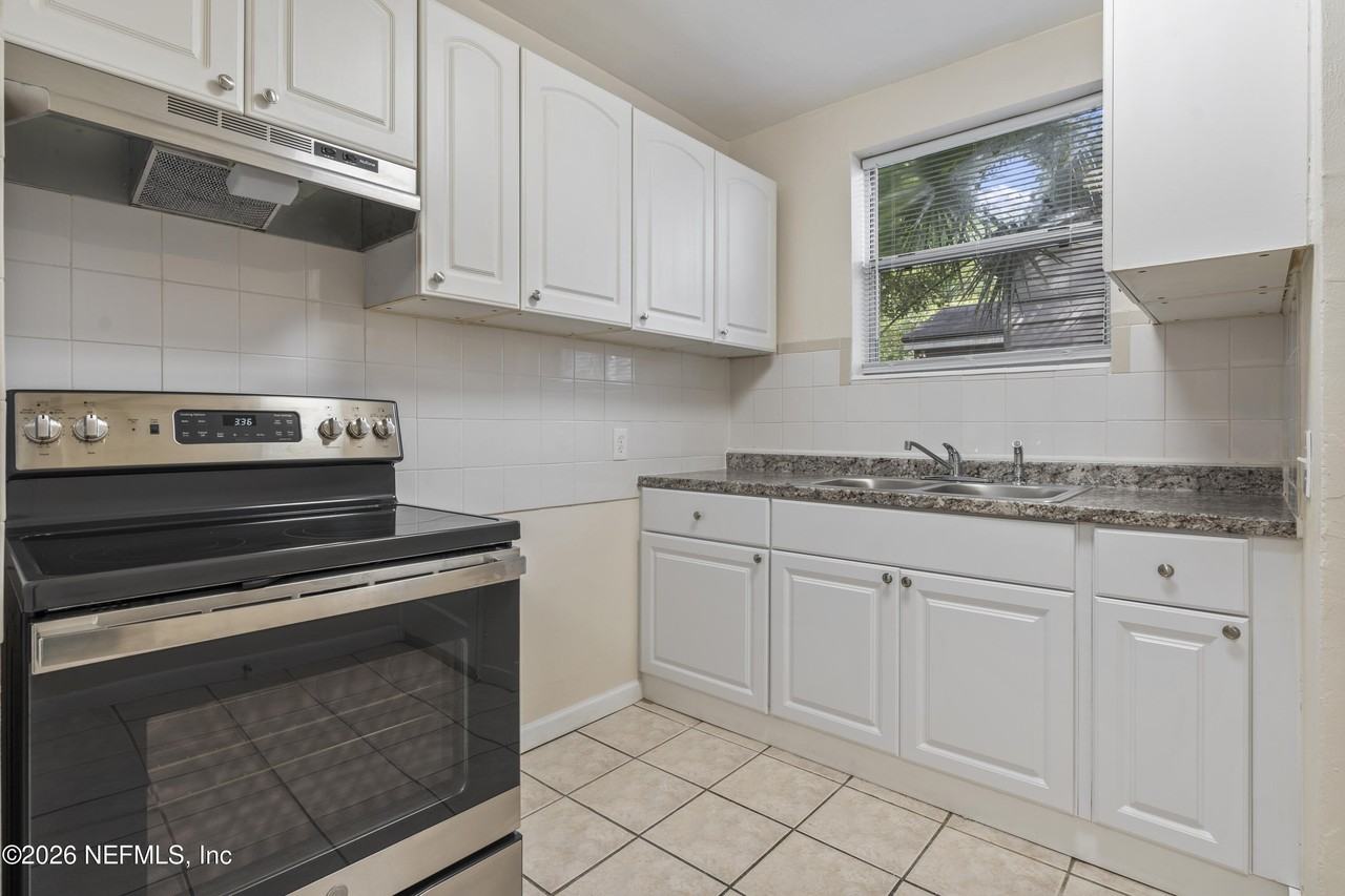 3047 Post St - Photo 6 of 14