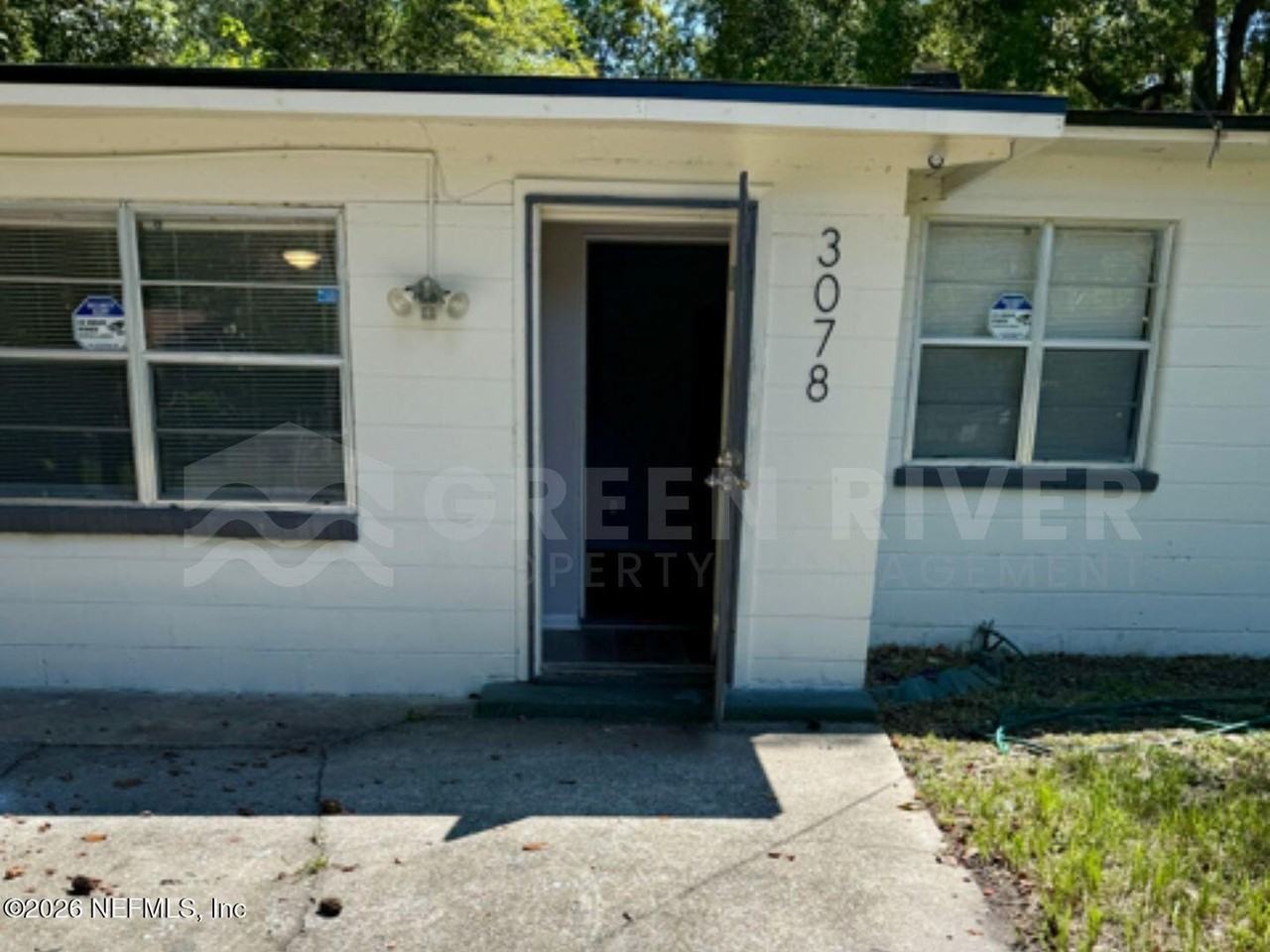 3078 W 15th St - Photo 4 of 24