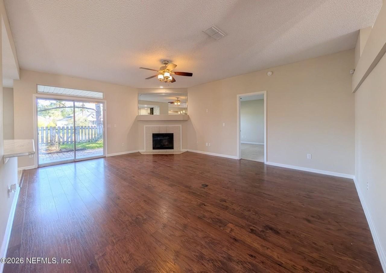 12171 Basalt Dr N - Photo 6 of 25