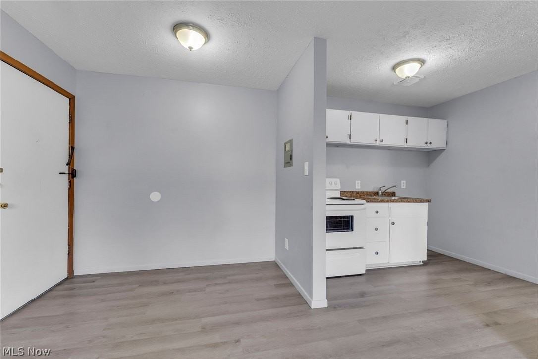 1415 Wyandotte Ave #105 - Photo 6 of 16