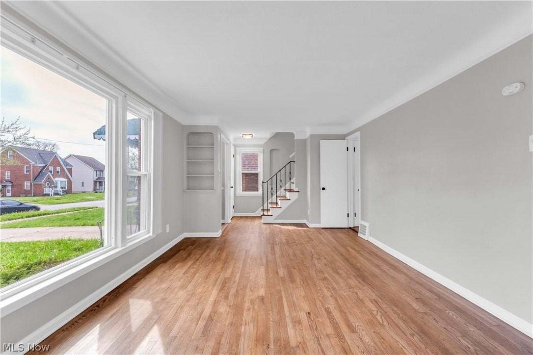 16705 Glendale Ave - Photo 5 of 26