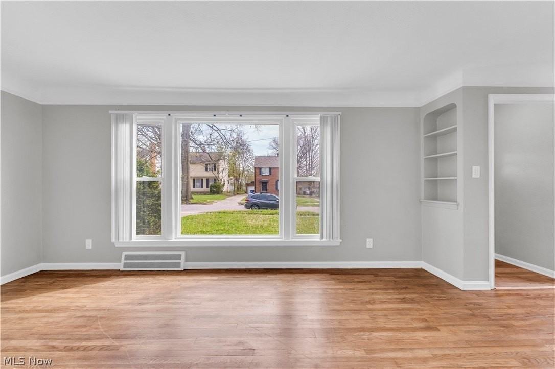 16705 Glendale Ave - Photo 6 of 26