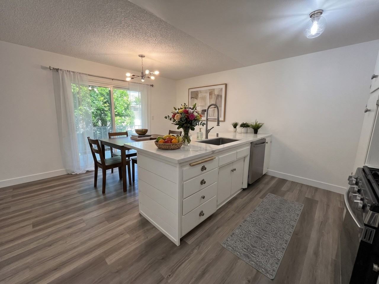 445 E Magnolia Blvd - Photo 7 of 15