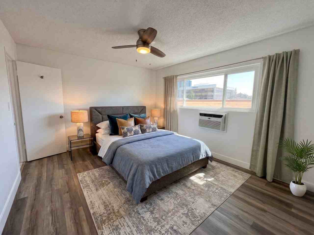 445 E Magnolia Blvd - Photo 5 of 10