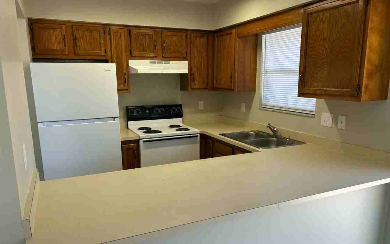 3839 3784 NW HUNTSBORO ST APR 103 - Photo 4 of 8