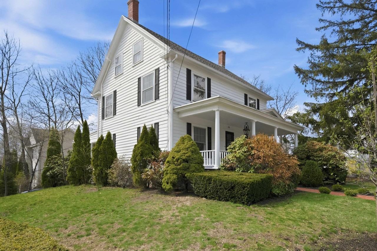 198 Linden St - Photo 2 of 50