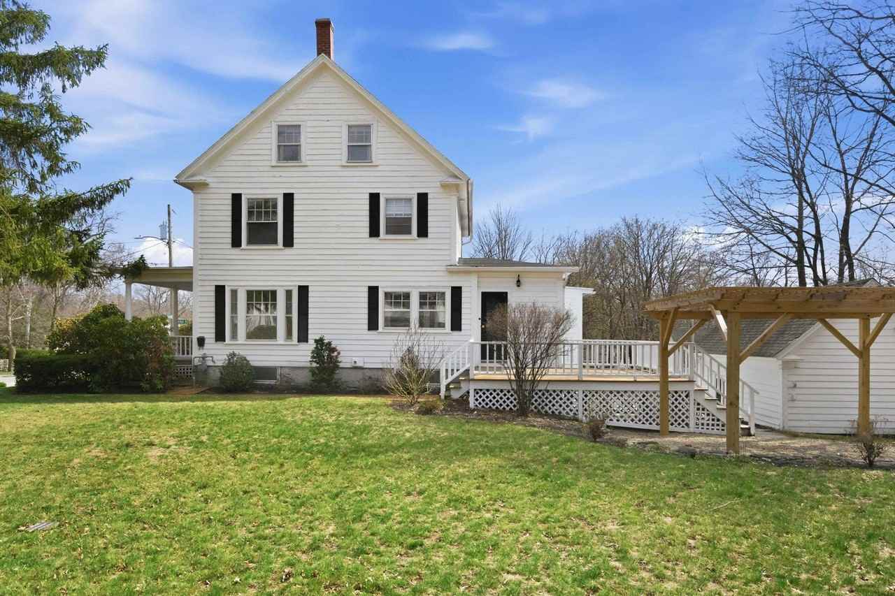 198 Linden St - Photo 4 of 50