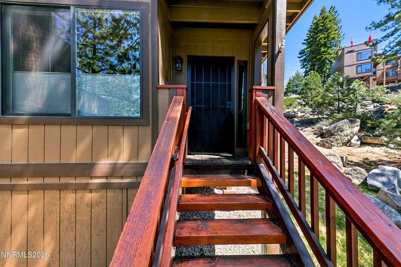 215 Clubhouse Circle - Photo 5 of 42