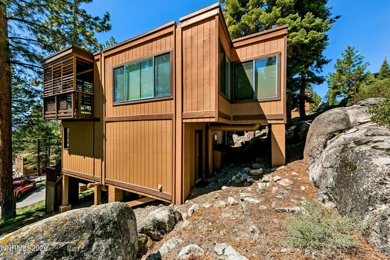 215 Clubhouse Circle - Photo 6 of 42