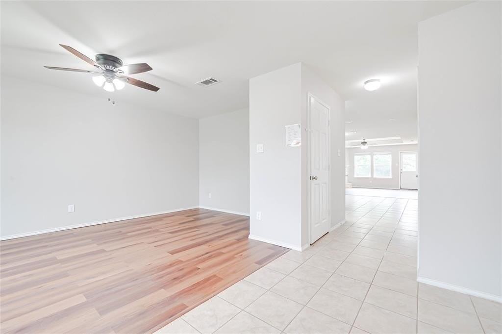 140 Waxberry Dr - Photo 4 of 22