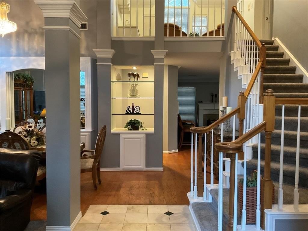 2102 Hunter Place Ln - Photo 3 of 40