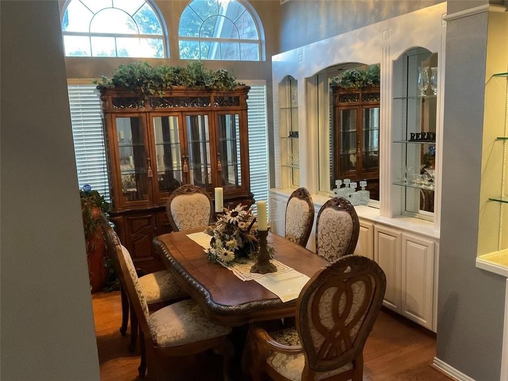 2102 Hunter Place Ln - Photo 6 of 40