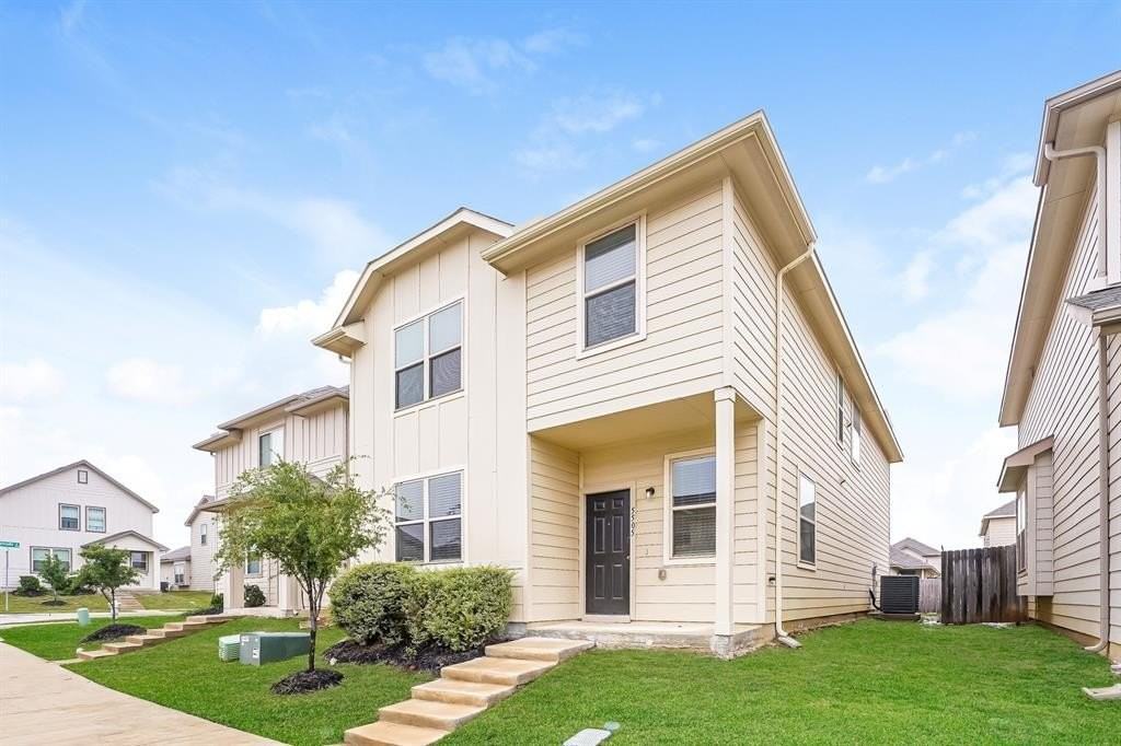 5505 Shore Point Trl - Photo 2 of 16