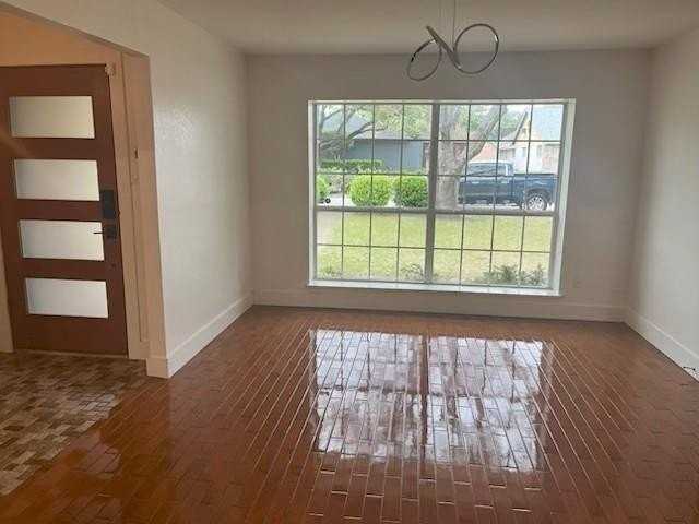 1110 Redman Ln - Photo 4 of 24