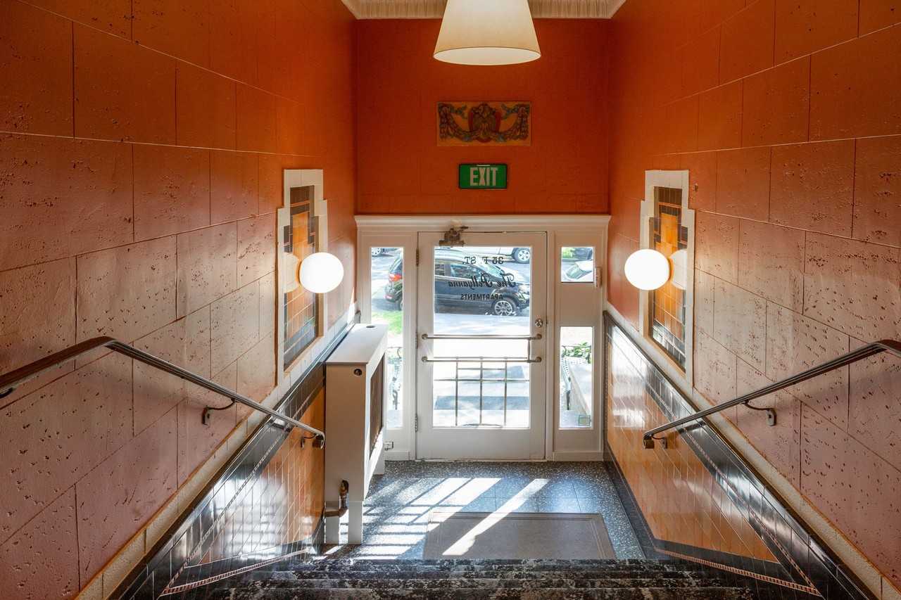 Pollyanna Apartments - Photo 2 of 4