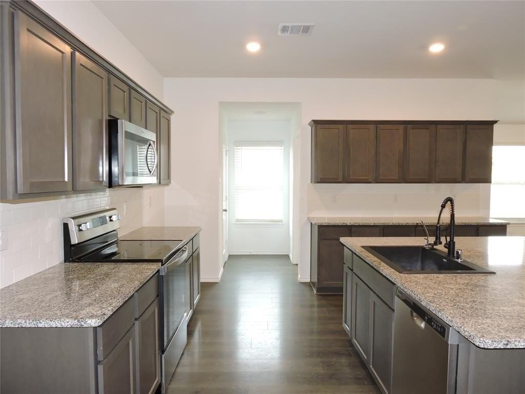 1307 Community Way - Photo 3 of 25