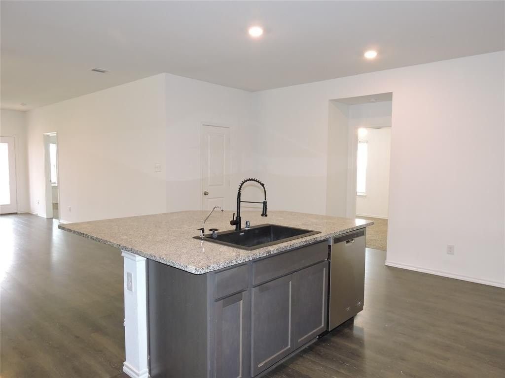 1307 Community Way - Photo 4 of 25