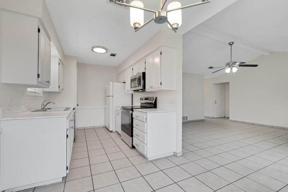 2816 Terry Ct - Photo 7 of 27