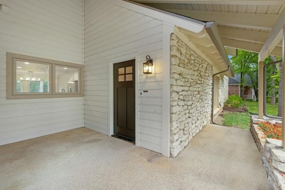 2805 Forrestridge Dr - Photo 5 of 28