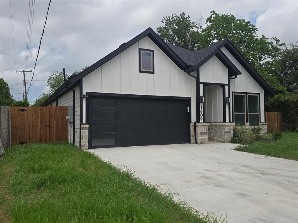 1609 Sharon St - Photo 2 of 12