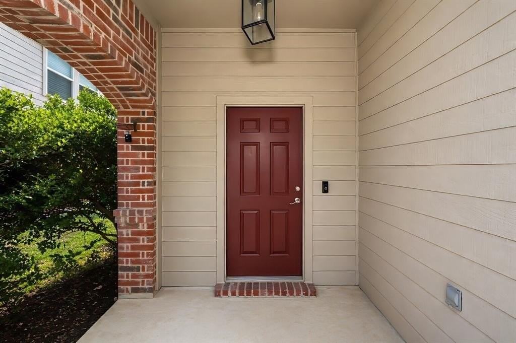 9249 Conestoga Dr - Photo 5 of 37