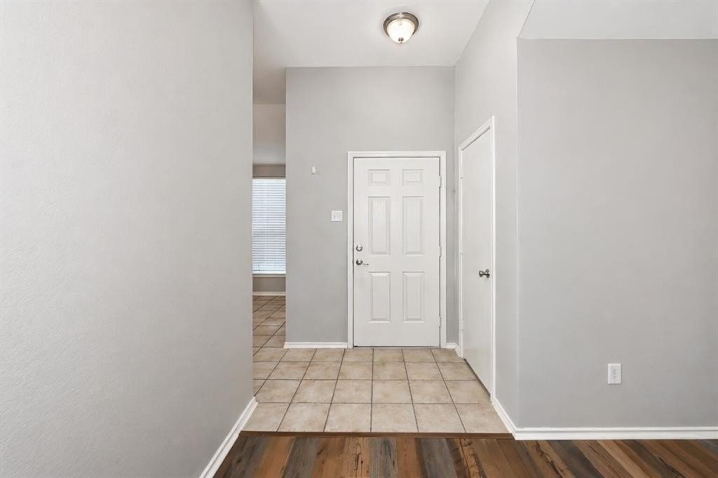 9249 Conestoga Dr - Photo 6 of 37