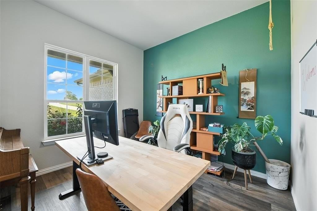 1089 Flagstone Dr - Photo 4 of 39