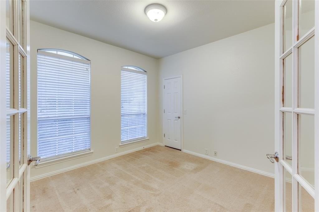 592 Burning Oak Dr - Photo 3 of 25