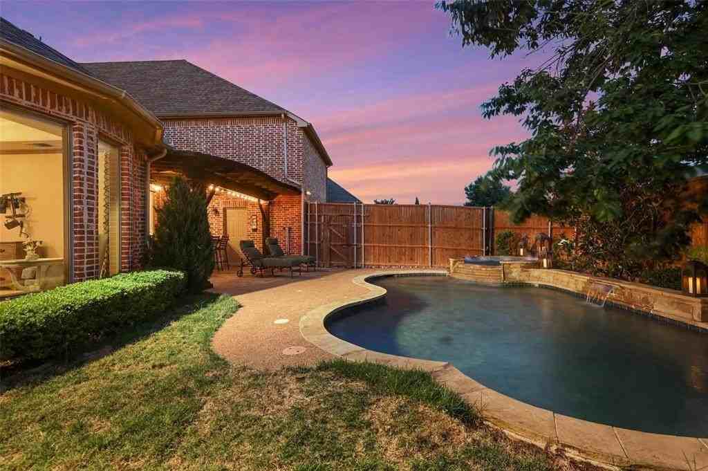 2408 Lady Of The Lake Blvd - Photo 4 of 23