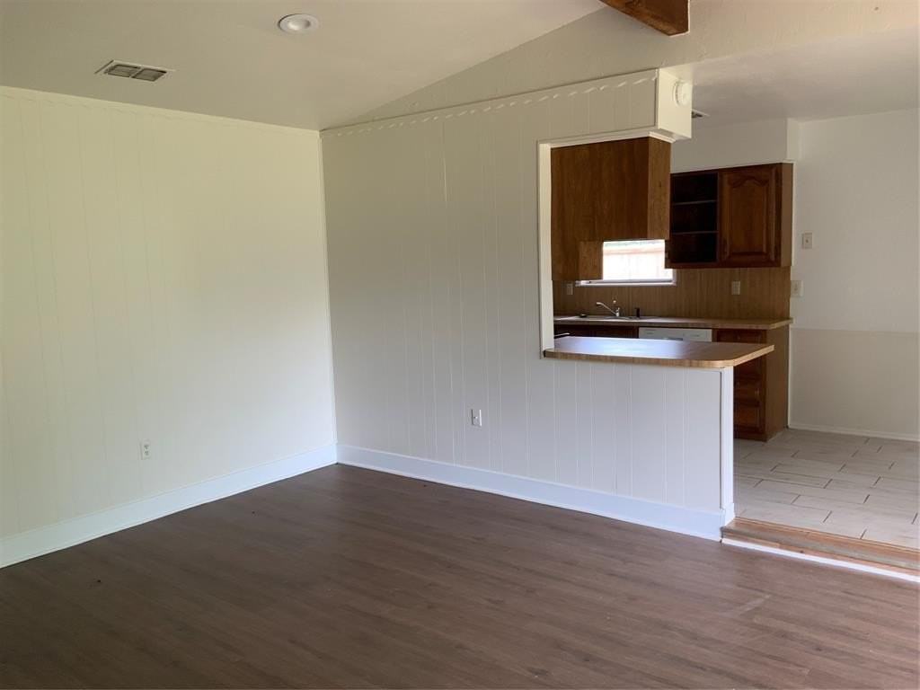 147 Hillcrest St - Photo 2 of 15