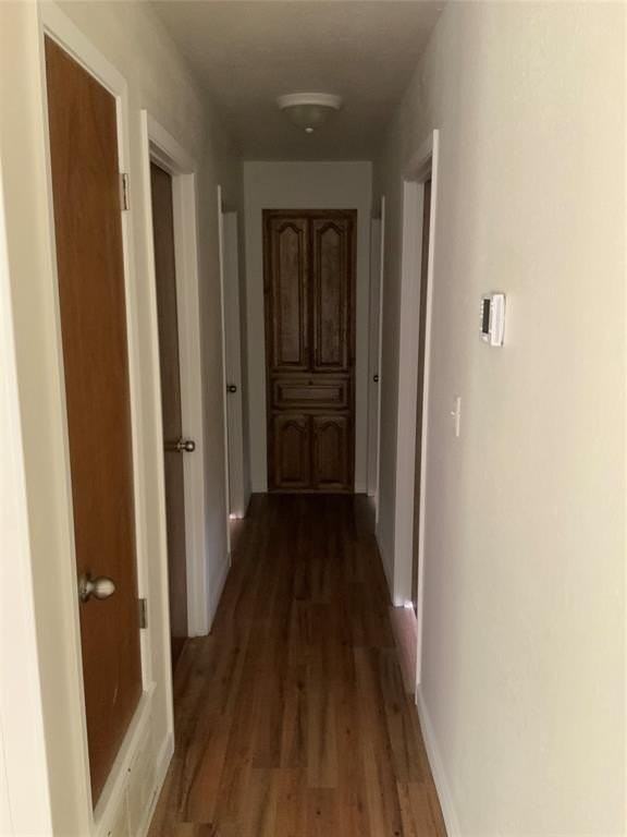 147 Hillcrest St - Photo 4 of 15