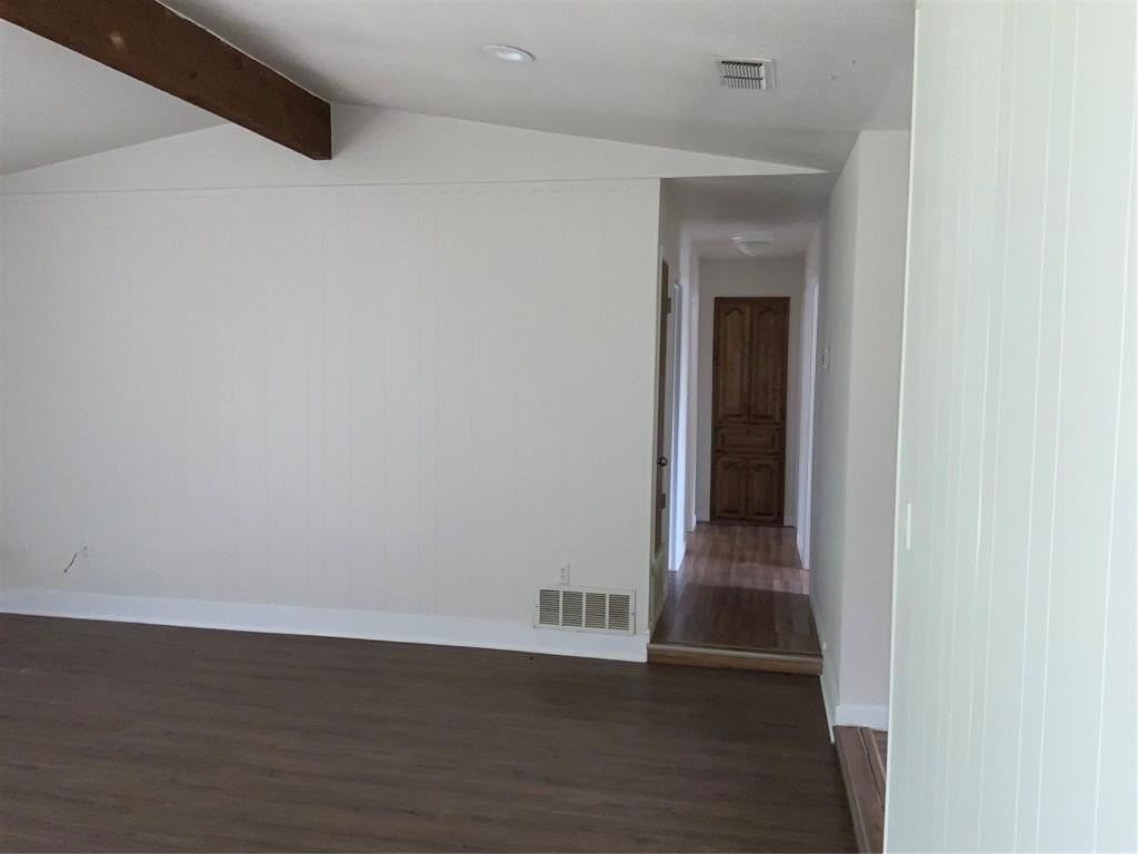 147 Hillcrest St - Photo 5 of 15