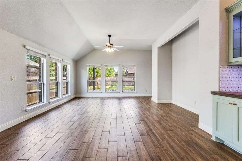 3317 Creekhaven Dr - Photo 2 of 12