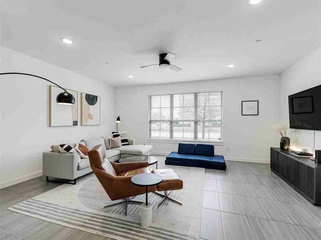 5912 Ridgeline Dr - Photo 2 of 22