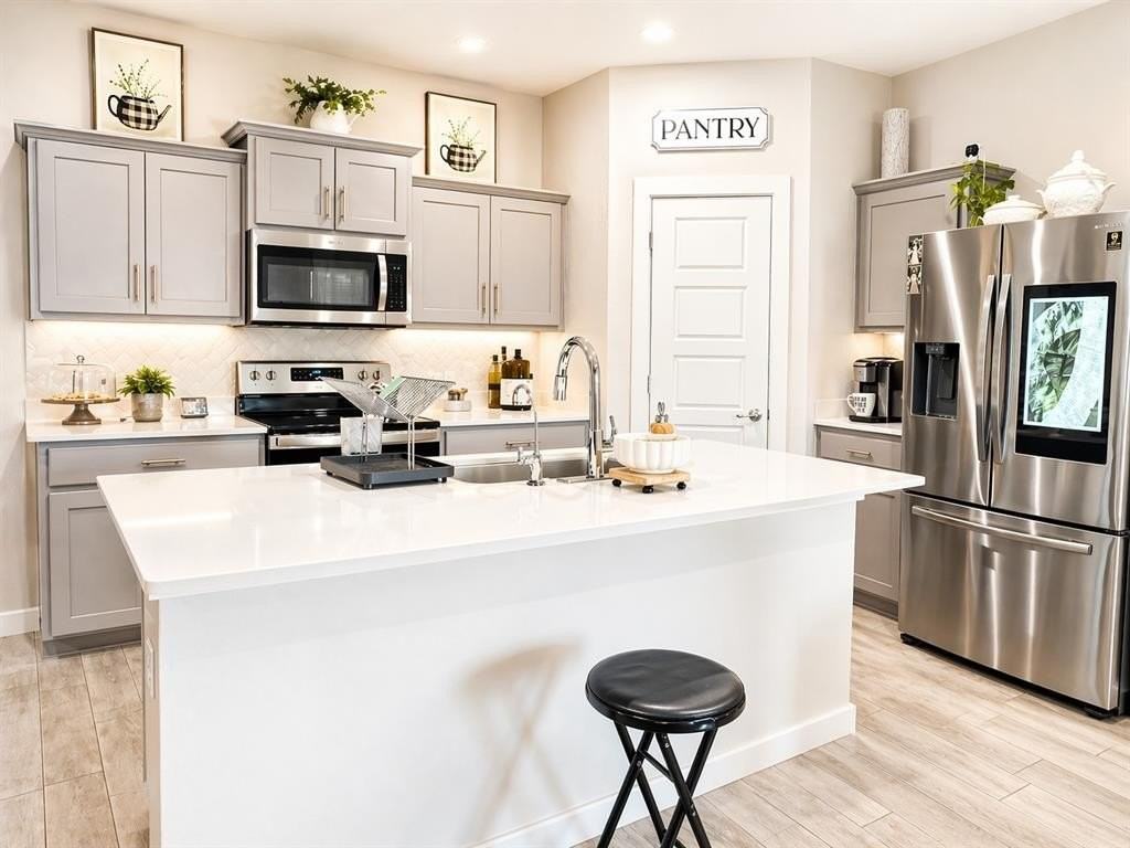 1505 Hulen Park Trl - Photo 5 of 19