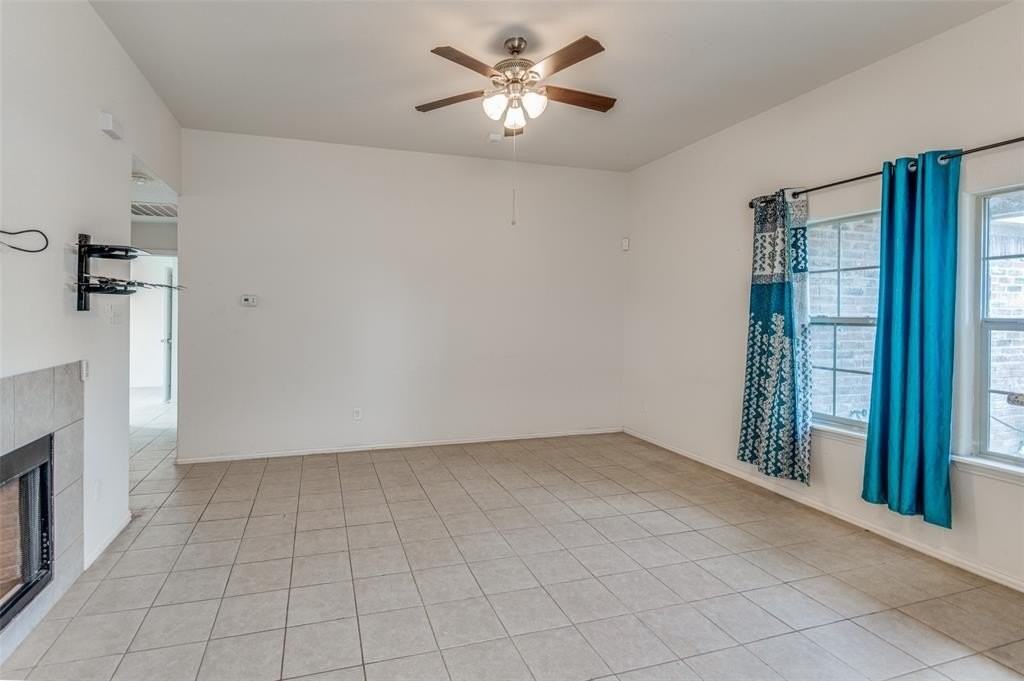 1939 Naira Dr - Photo 7 of 22