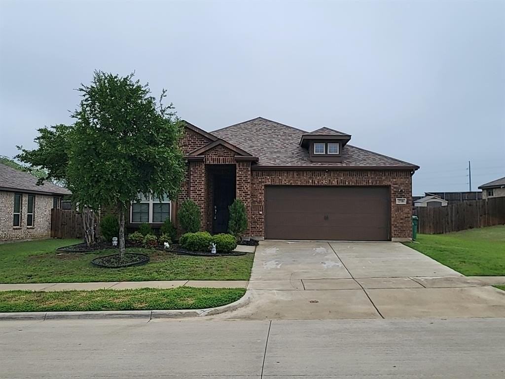 2708 Empire St - Photo 2 of 26