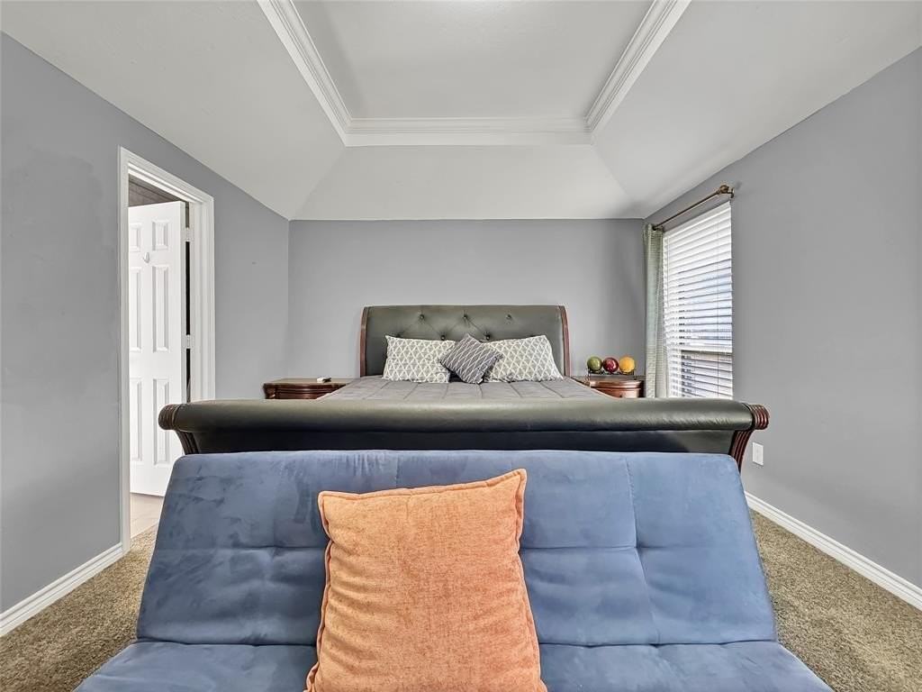 816 Woodridge Dr - Photo 3 of 19
