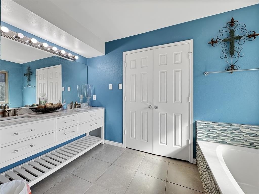 816 Woodridge Dr - Photo 5 of 19
