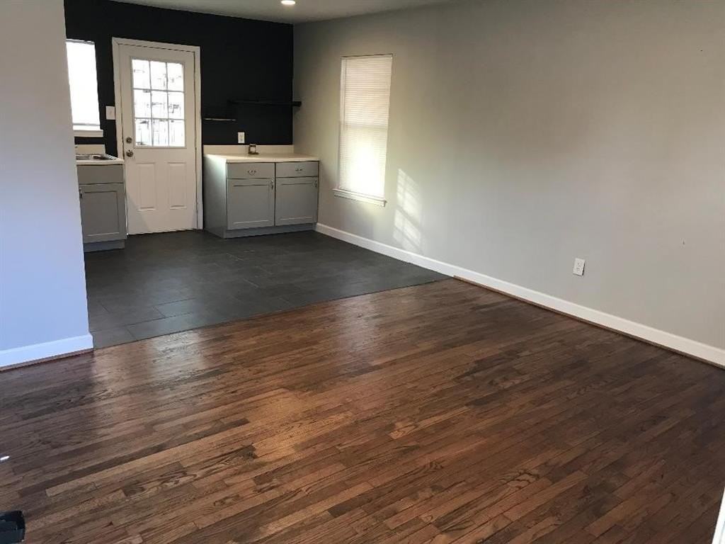 512 Freeman Dr - Photo 2 of 12