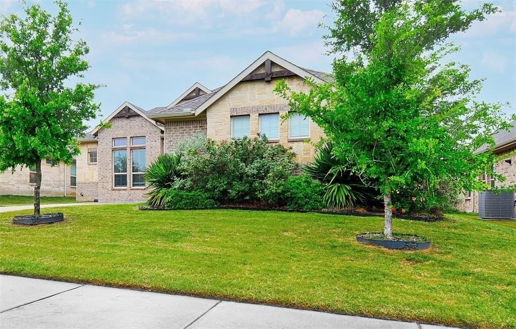 1106 Silver Oak Dr - Photo 3 of 35