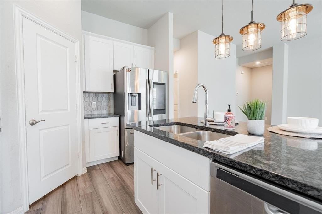 173 Lisa Ln - Photo 3 of 31