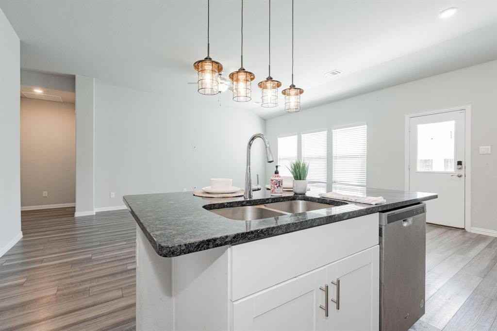 173 Lisa Ln - Photo 7 of 31