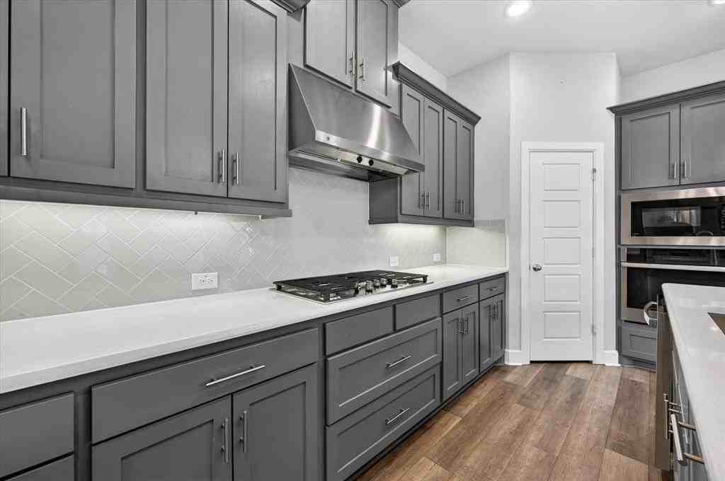 2028 Barbette St - Photo 4 of 25