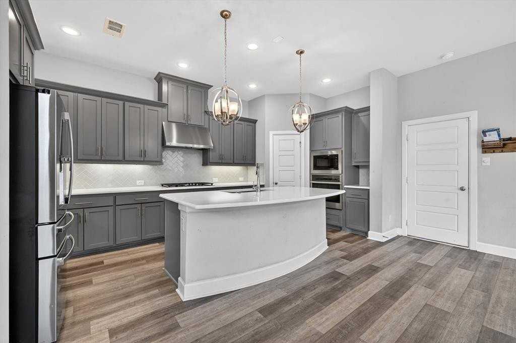 2028 Barbette St - Photo 6 of 25