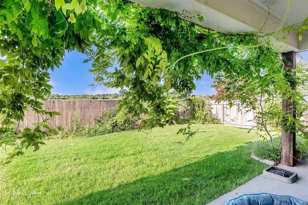 244 Gloucester Dr - Photo 2 of 22